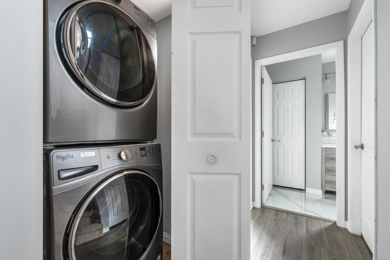 Stylish Dual Bedroom Suite In Van West Vancouver Exteriör bild